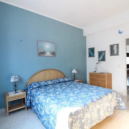 Smeraldo Apartment *
